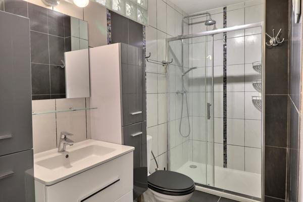 Marseille (13016) Esprit maison de ville, charme ancien et rénovation contemporaine