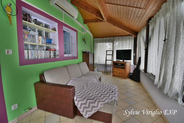 Maison familiale 2 niveaux-6 chambres-Grande dépendance de 185 m²