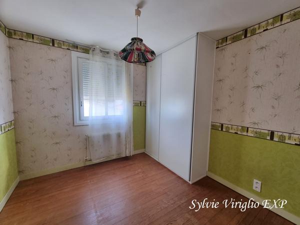 Maison familiale 2 niveaux-6 chambres-Grande dépendance de 185 m²