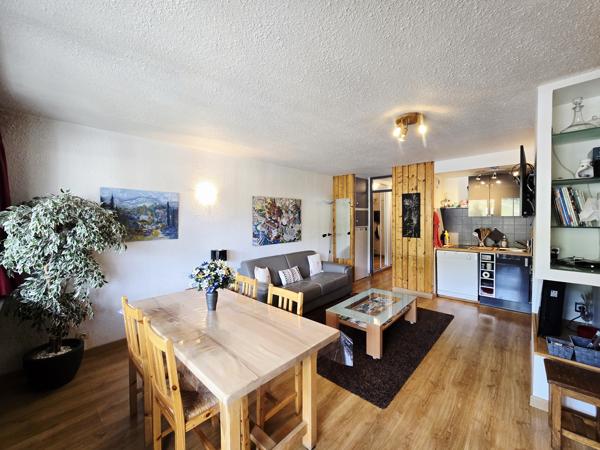 PRA LOUP 1600 – Superbe appartement entièrement rénové avec vue pistes !