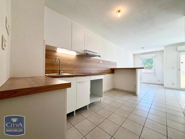 Appartement à louer 1 pièce 46.9m² Nîmes (30900)