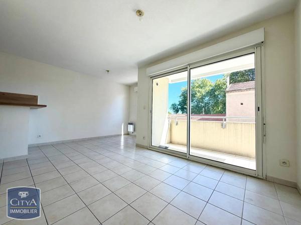 Appartement à louer 1 pièce 46.9m² Nîmes (30900)