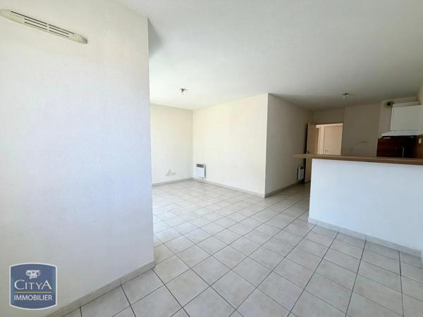 Appartement à louer 1 pièce 46.9m² Nîmes (30900)