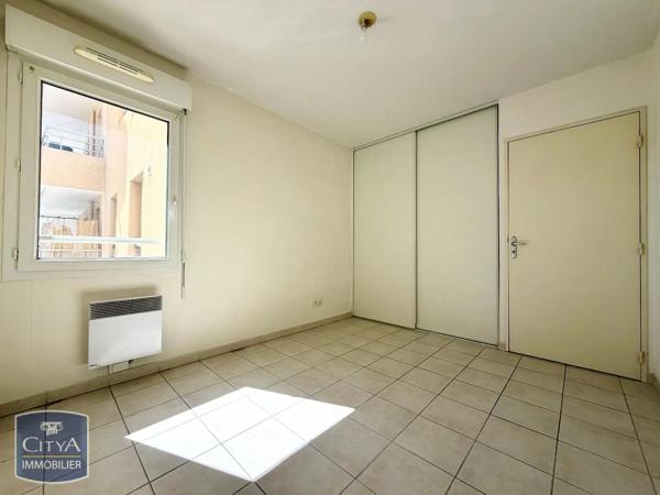 Appartement à louer 1 pièce 46.9m² Nîmes (30900)