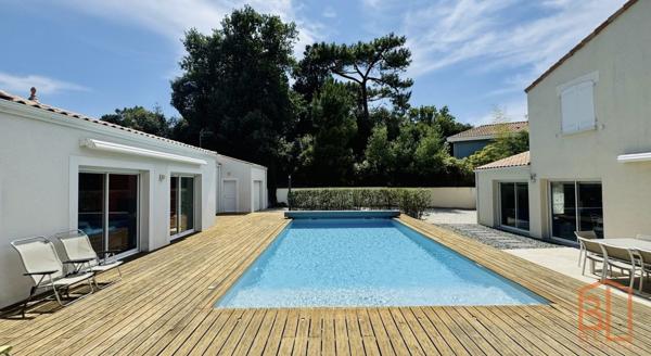 Royan – Ensemble immobilier d’exception au cœur du Parc de Vallières, à deux pas de la Grande Conche