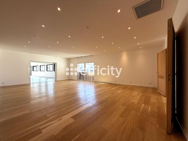 Loft
         5 pièces
        - 288 m² Bien prestige 1 293 750 €*