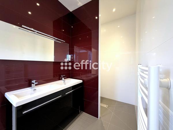 Loft
         5 pièces
        - 288 m² Bien prestige 1 293 750 €*
