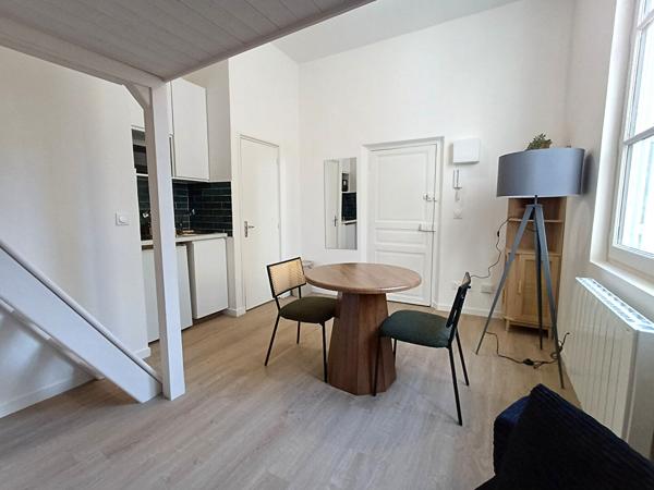 rue Clocheville - appartement meublé avec cour privée