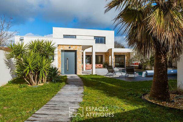 Maison d’architecte solaire avec piscine
