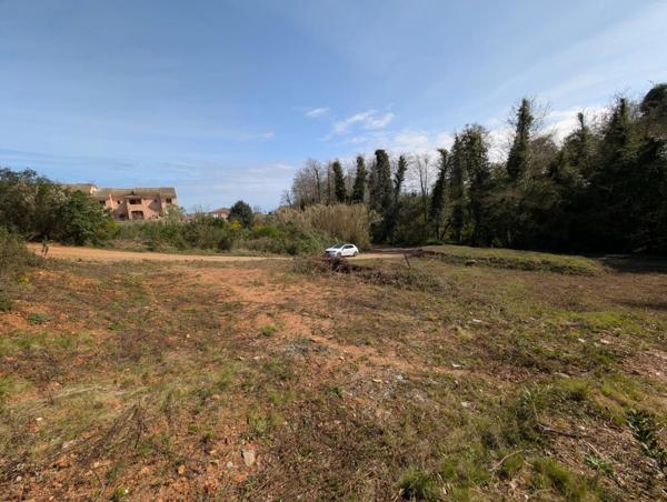 Terrain constructible 900m² à Poggio Mezzana