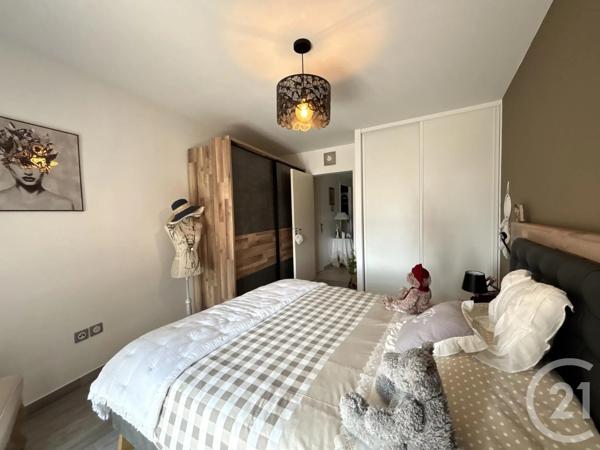 Appartement T3 à vendre  3 pièces - 70 m 2   VALENCE  - 26