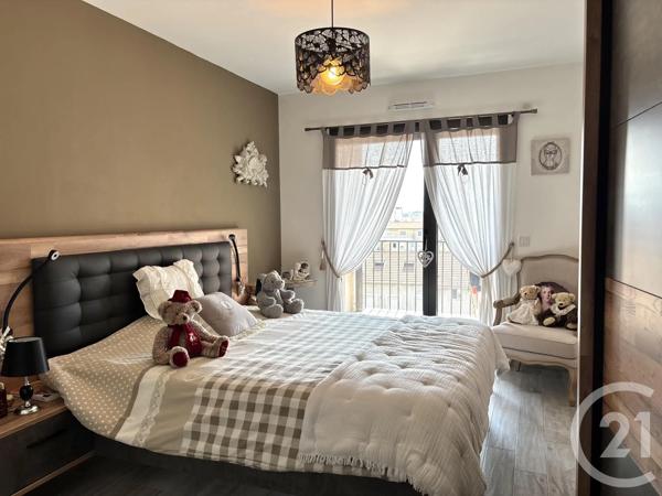 Appartement T3 à vendre  3 pièces - 70 m 2   VALENCE  - 26