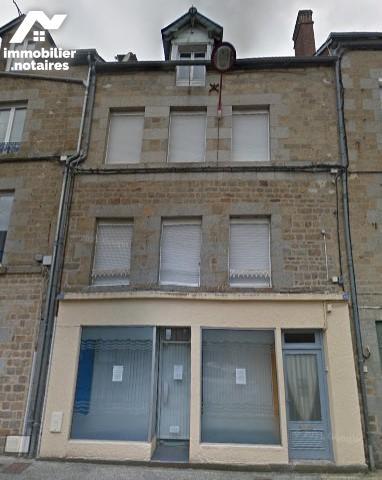 LA FERTE MACE, immeuble à usage d'habitation et commercial