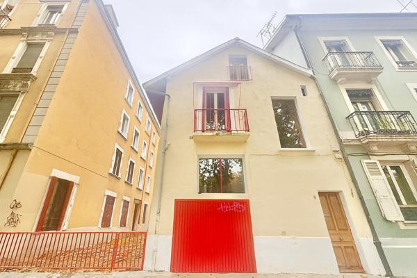 Maison de charme 200 m² / Secteur Clinique Mutualiste Grenoble