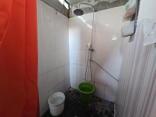 🏠 PÉPITE À BASSE TERRE : Potentiel XXL & Vue Montagne !