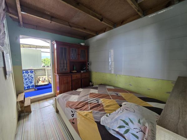 🏠 PÉPITE À BASSE TERRE : Potentiel XXL & Vue Montagne !