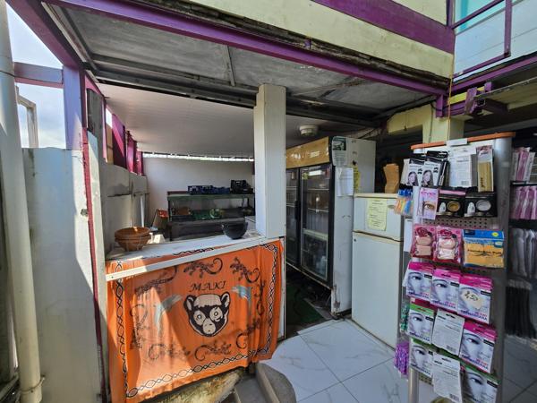 🏠 PÉPITE À BASSE TERRE : Potentiel XXL & Vue Montagne !