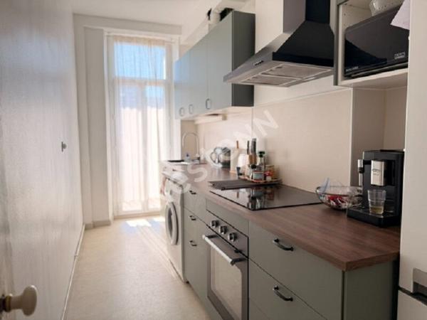 Appartement Marseille 4 pièce(s) 75 m² Terrasse 10 m² VAUBAN PREFECTURE