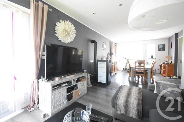 Maison à vendre  5 pièces - 122 m 2   ST REMY EN ROLLAT  - 03