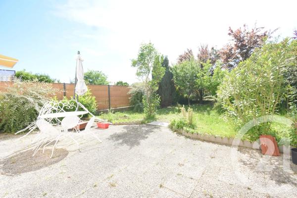 Maison à vendre  5 pièces - 122 m 2   ST REMY EN ROLLAT  - 03