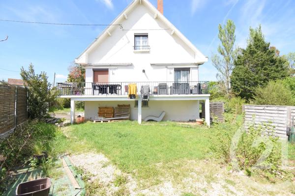 Maison à vendre  5 pièces - 122 m 2   ST REMY EN ROLLAT  - 03