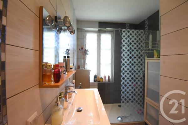 Maison à vendre  5 pièces - 122 m 2   ST REMY EN ROLLAT  - 03