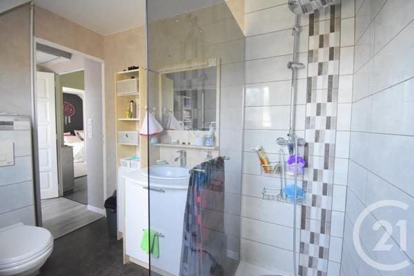 Maison à vendre  5 pièces - 122 m 2   ST REMY EN ROLLAT  - 03