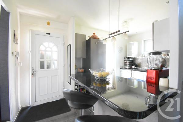 Maison à vendre  5 pièces - 122 m 2   ST REMY EN ROLLAT  - 03
