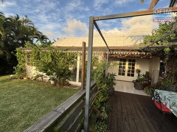 A vendre charmante maison T4 au calme d'une impasse à La Montagne, (haut de St Denis)