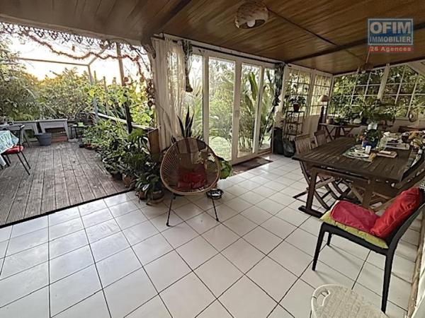 A vendre charmante maison T4 au calme d'une impasse à La Montagne, (haut de St Denis)