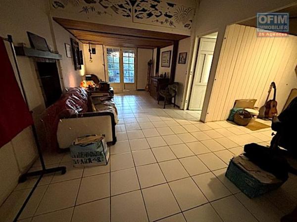 A vendre charmante maison T4 au calme d'une impasse à La Montagne, (haut de St Denis)