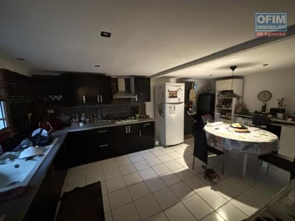 A vendre charmante maison T4 au calme d'une impasse à La Montagne, (haut de St Denis)