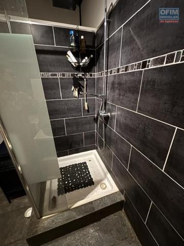 A vendre charmante maison T4 au calme d'une impasse à La Montagne, (haut de St Denis)