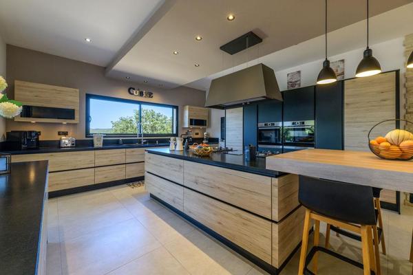 Maison à vendre  8 pièces - 277 m2 PORTO VECCHIO - 201