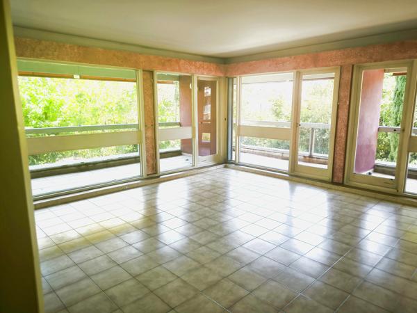 À Orange(84100) CENTRE au CALME T4 STANDING 113 m 2 avec 3 chambres résidence sécurisée+ GARAGE 18m2 /CAVE
