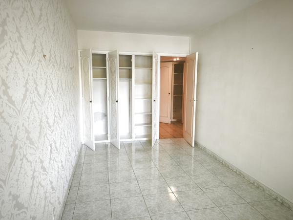 À Orange(84100) CENTRE au CALME T4 STANDING 113 m 2 avec 3 chambres résidence sécurisée+ GARAGE 18m2 /CAVE