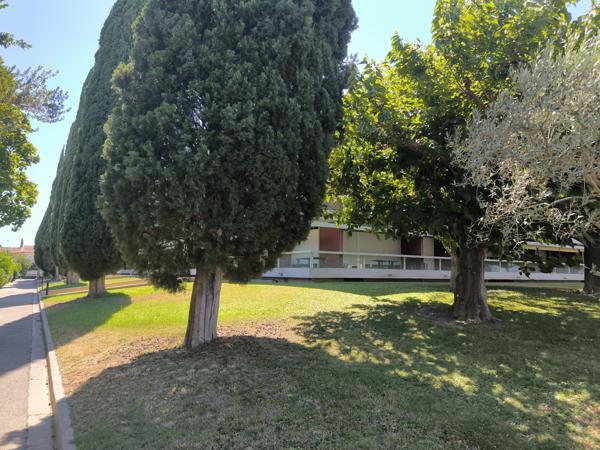 À Orange(84100) CENTRE au CALME T4 STANDING 113 m 2 avec 3 chambres résidence sécurisée+ GARAGE 18m2 /CAVE