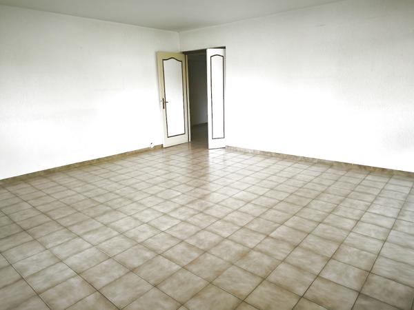 À Orange(84100) CENTRE au CALME T4 STANDING 113 m 2 avec 3 chambres résidence sécurisée+ GARAGE 18m2 /CAVE