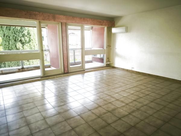 À Orange(84100) CENTRE au CALME T4 STANDING 113 m 2 avec 3 chambres résidence sécurisée+ GARAGE 18m2 /CAVE