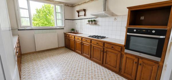 Maison à vendre (47)BOÉ – Maison familiale avec grand parc arboré de 2 400 m², dépendances et hangar
