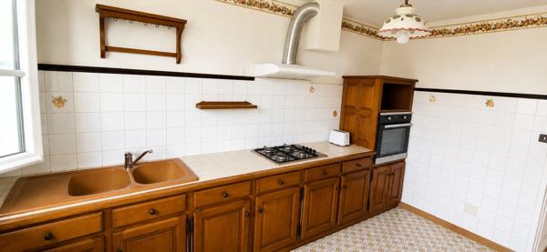 Maison à vendre (47)BOÉ – Maison familiale avec grand parc arboré de 2 400 m², dépendances et hangar