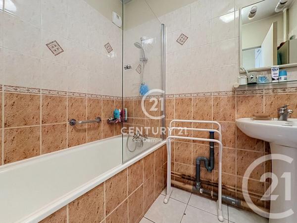 Appartement T6 à vendre  6 pièces - 119,62 m 2   LYON  - 69009