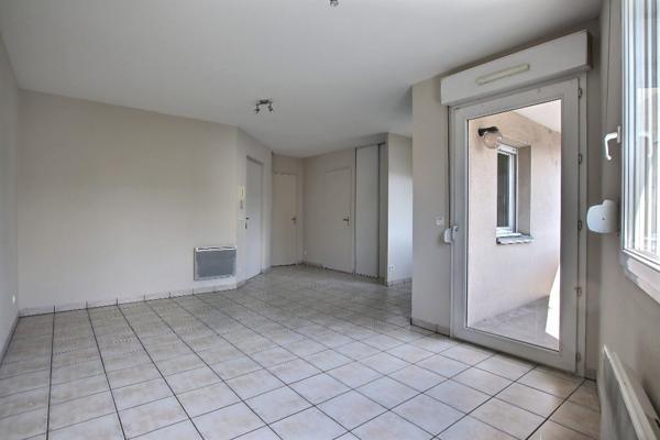 FONTGIEVE-MONTJUZET-T2 AVEC BALCON ET PARKING
