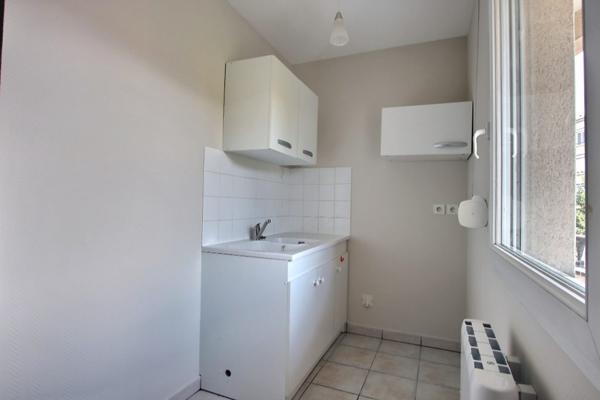 FONTGIEVE-MONTJUZET-T2 AVEC BALCON ET PARKING
