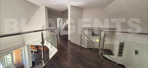 maison/villa 8 pièce(s) 222 m2