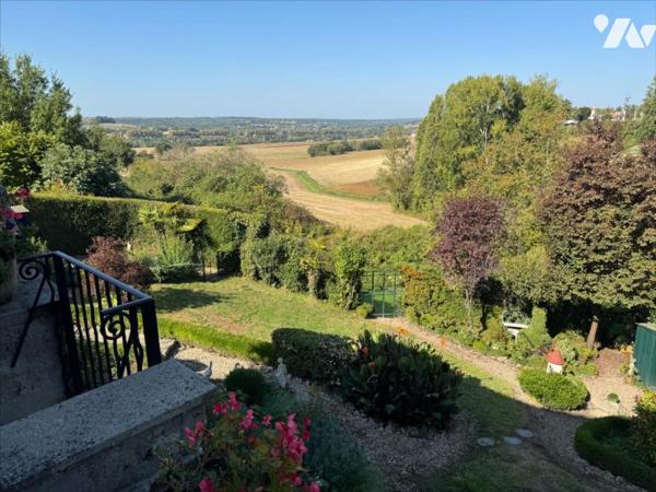 Au calme d'un hameau, habitation avec garage et jardin