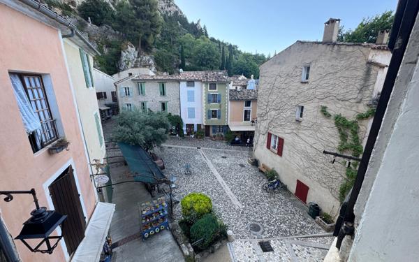 Maison à vendre    5 pièces •  Moustiers-Sainte-Marie