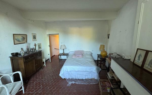 Maison à vendre    5 pièces •  Moustiers-Sainte-Marie