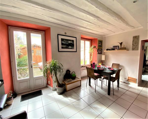 Loges-en-Josas (78350) appartement 3 pièces en duplex avec jardin limite Jouis en Josas/ Les Loges en Josas