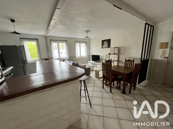 Location studio 78 m² Trappes